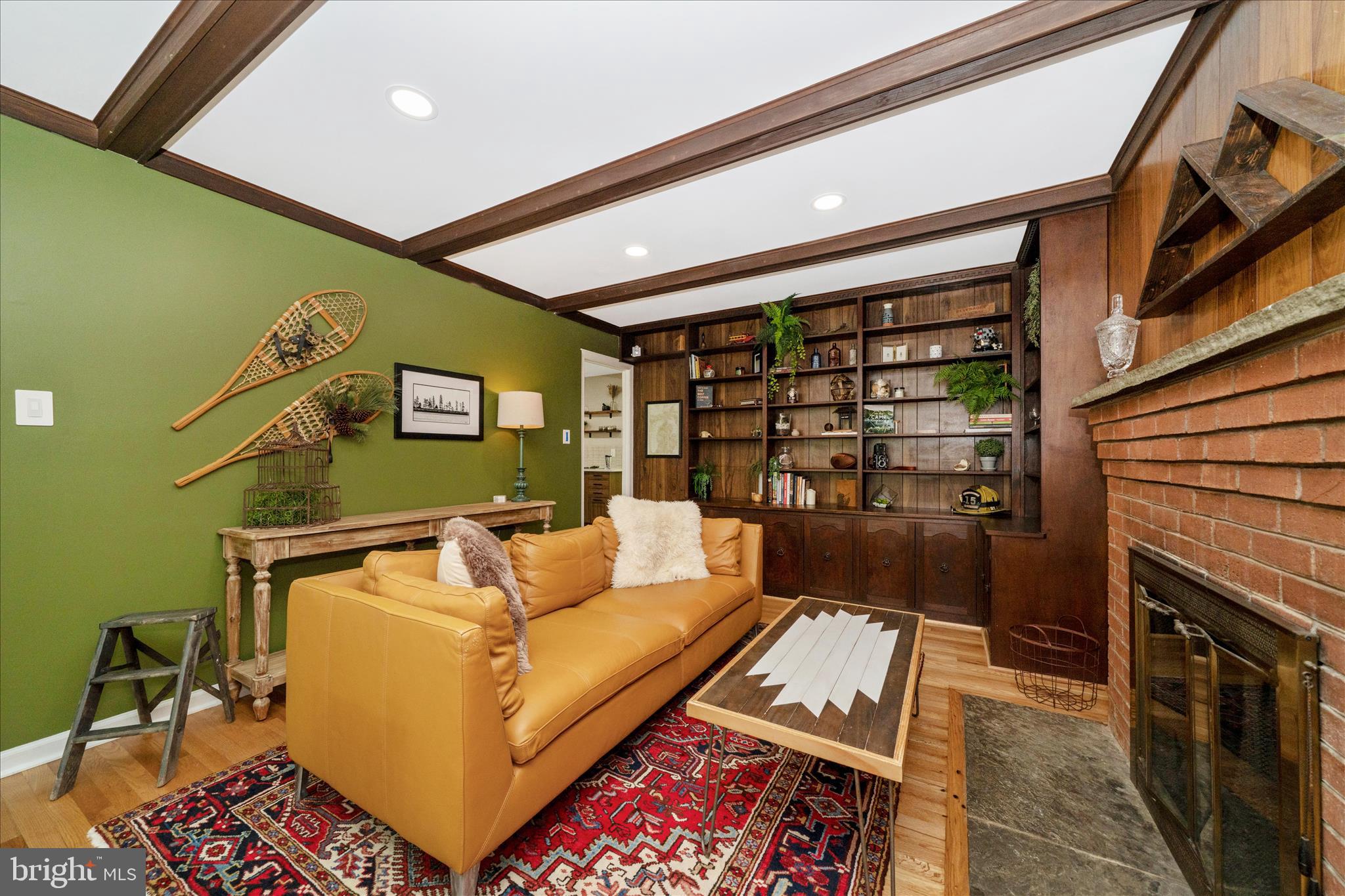 13120 Clifton Road Silver Spring, MD 20904 - Photo 3 of 38 Formal Sitting