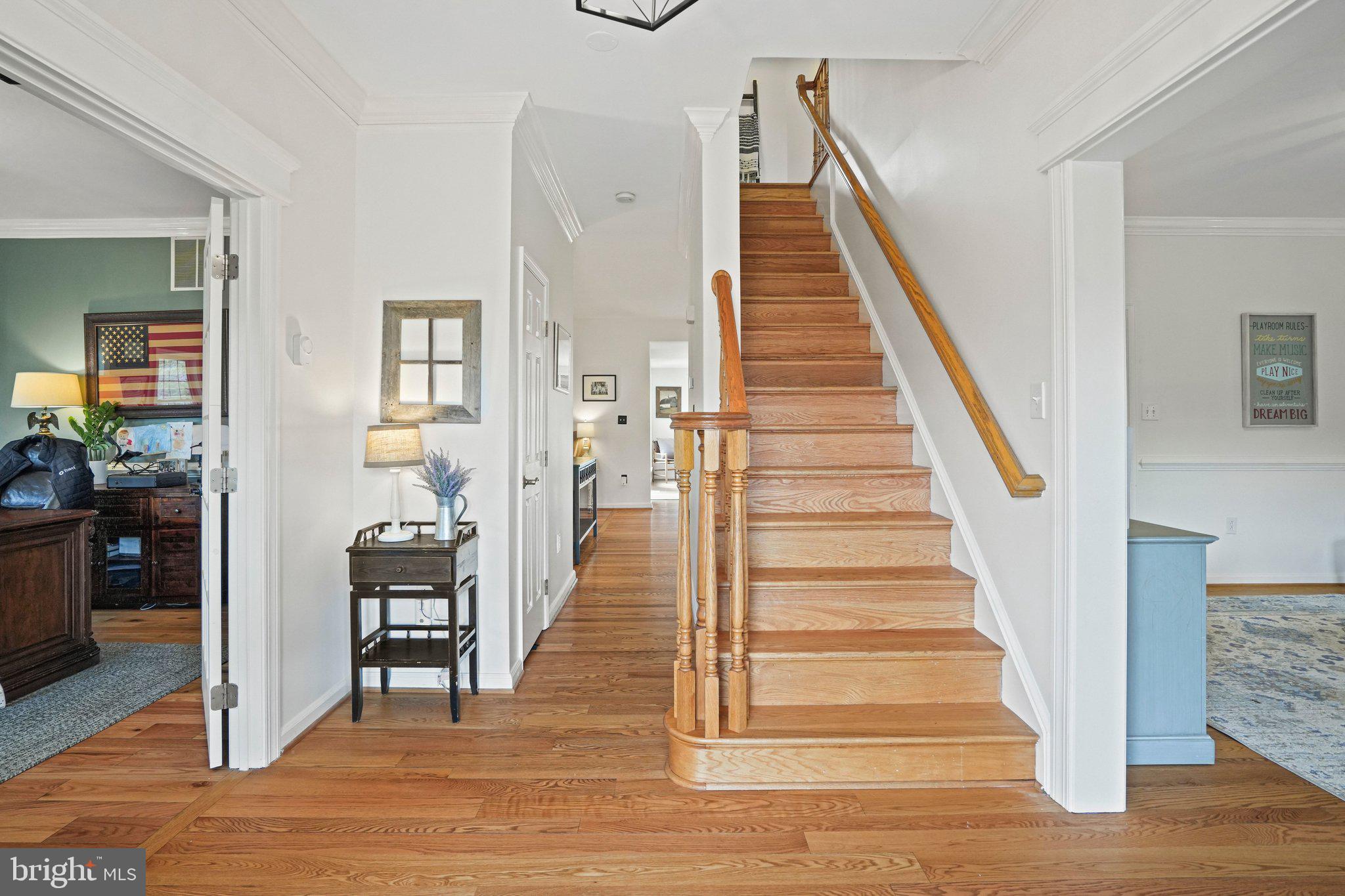 20409 Peach Tree Road Dickerson, MD 20842 - Photo 10 of 66 Foyer