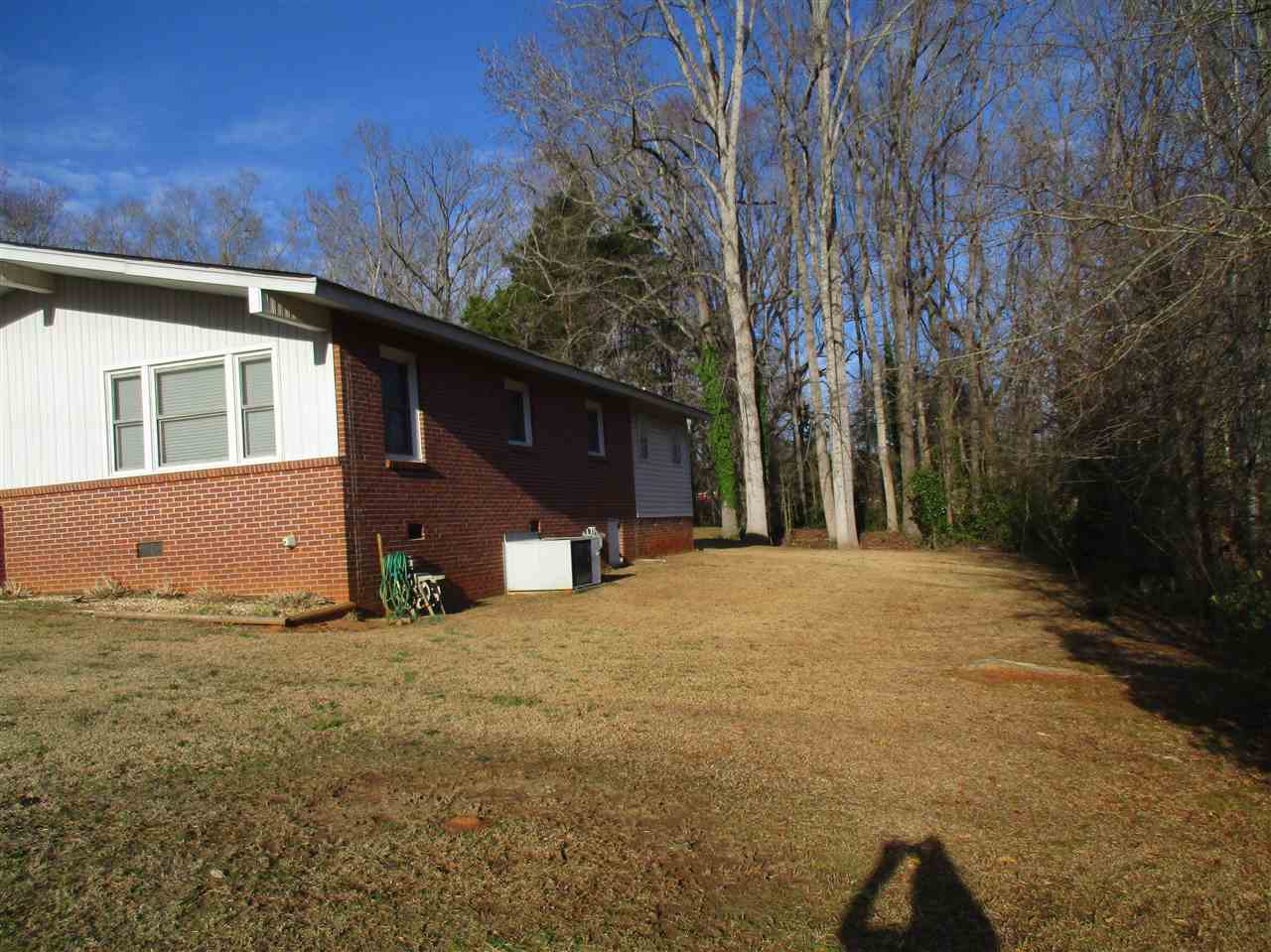 205 Bennett Street Union, SC 29379 - Photo 3 of 22 Gallery Image 3