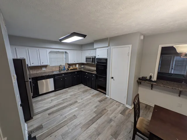 $2,200 | 1844 Rollingwood Drive, Huntsville, TX 77340