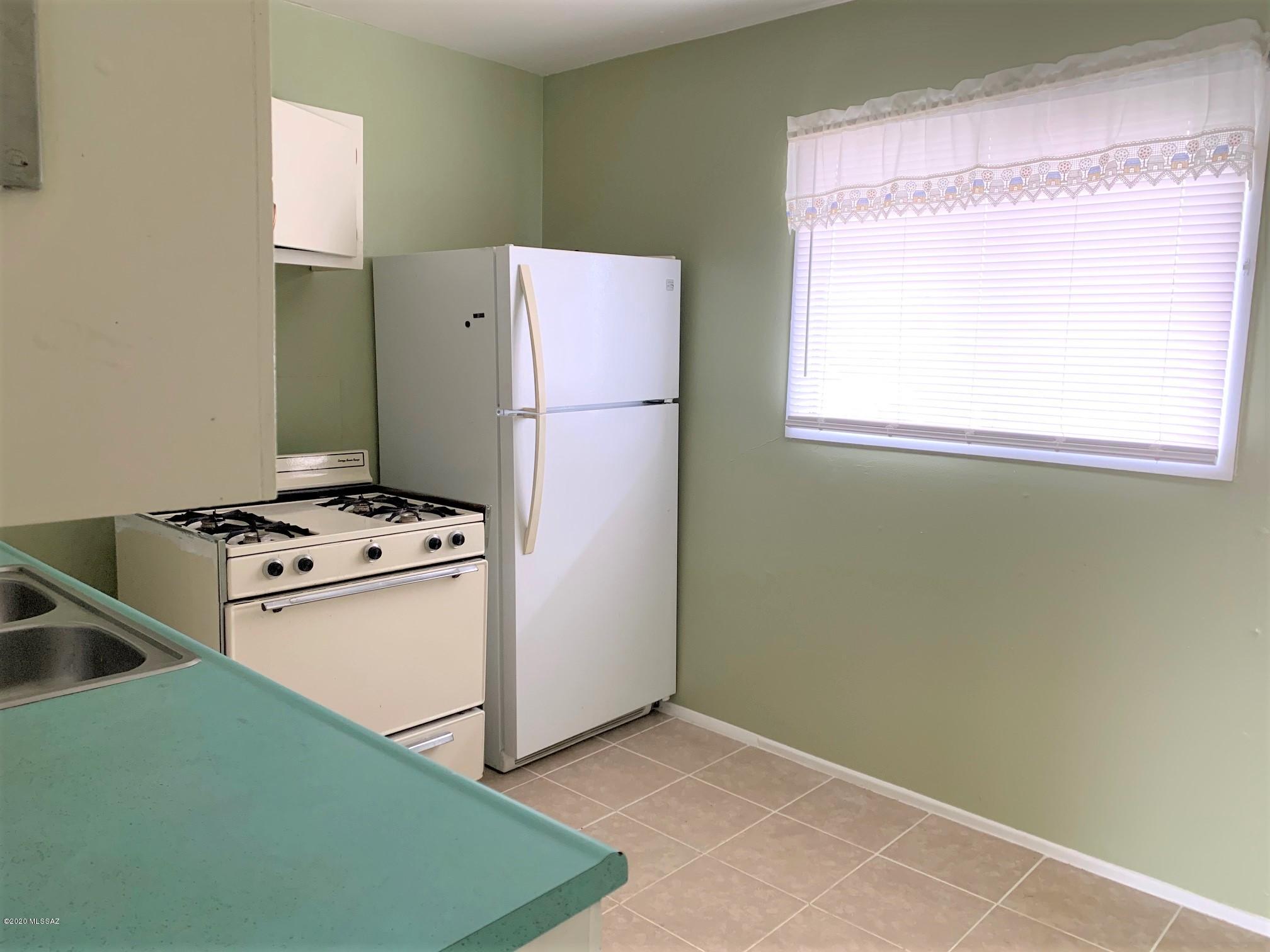 681 East McNeil Road Benson, AZ 85602 - Photo 3 of 17