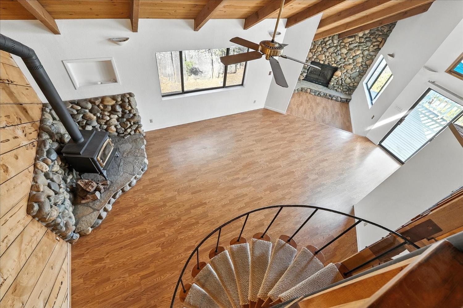 42480 Ranger Cir Way Coarsegold, CA 93614 - Photo 24 of 40 a view of entryway and hall with wooden floor