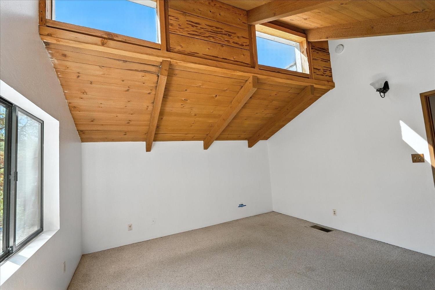 42480 Ranger Cir Way Coarsegold, CA 93614 - Photo 30 of 40 a view of a garage