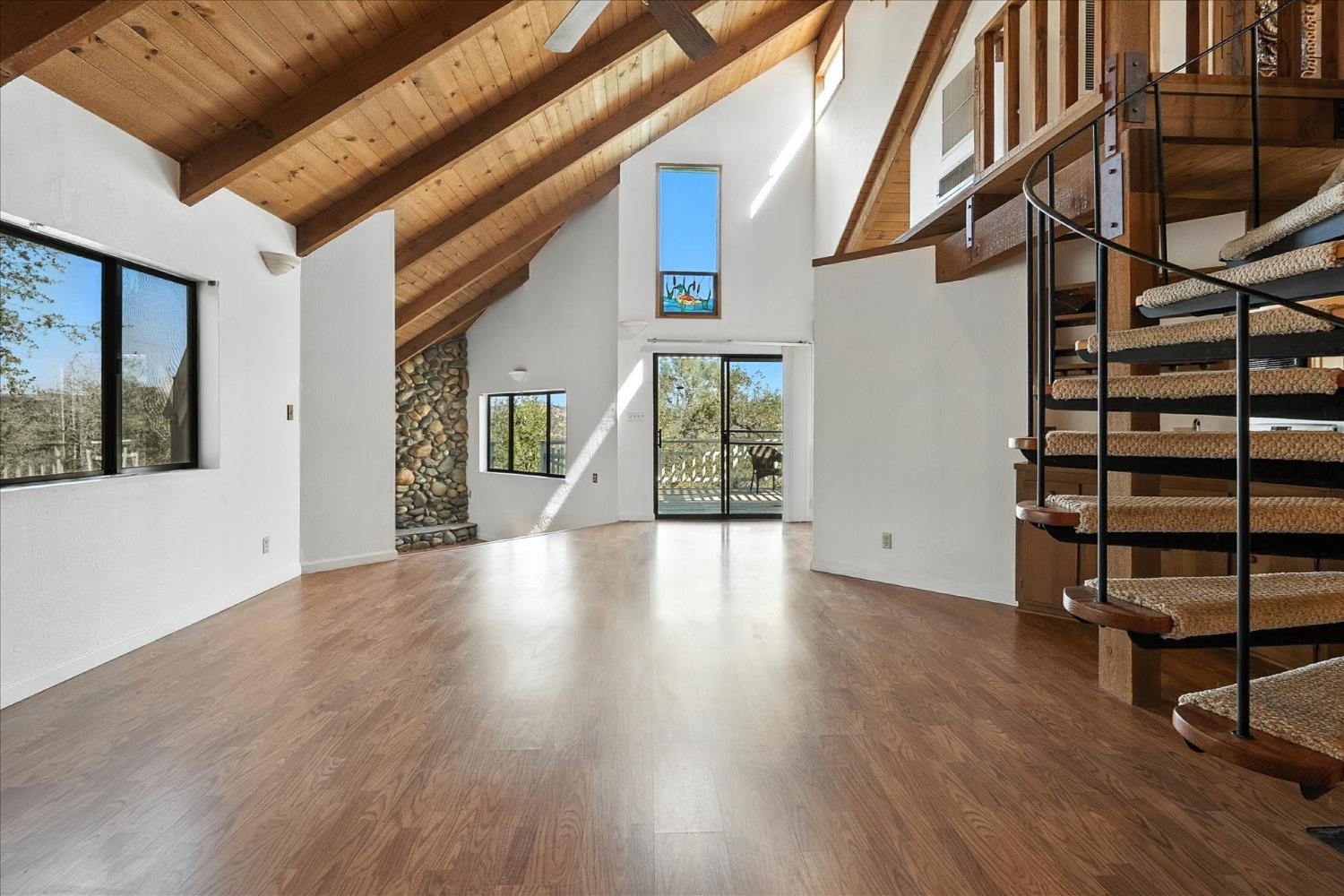 42480 Ranger Cir Way Coarsegold, CA 93614 - Photo 5 of 40 a view of an entryway with wooden floor