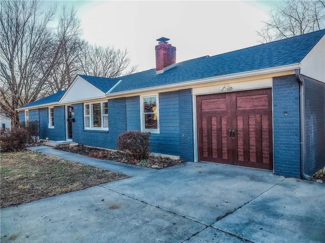 $400,000 | 7328 Hardy Street, Overland Park, KS 66204