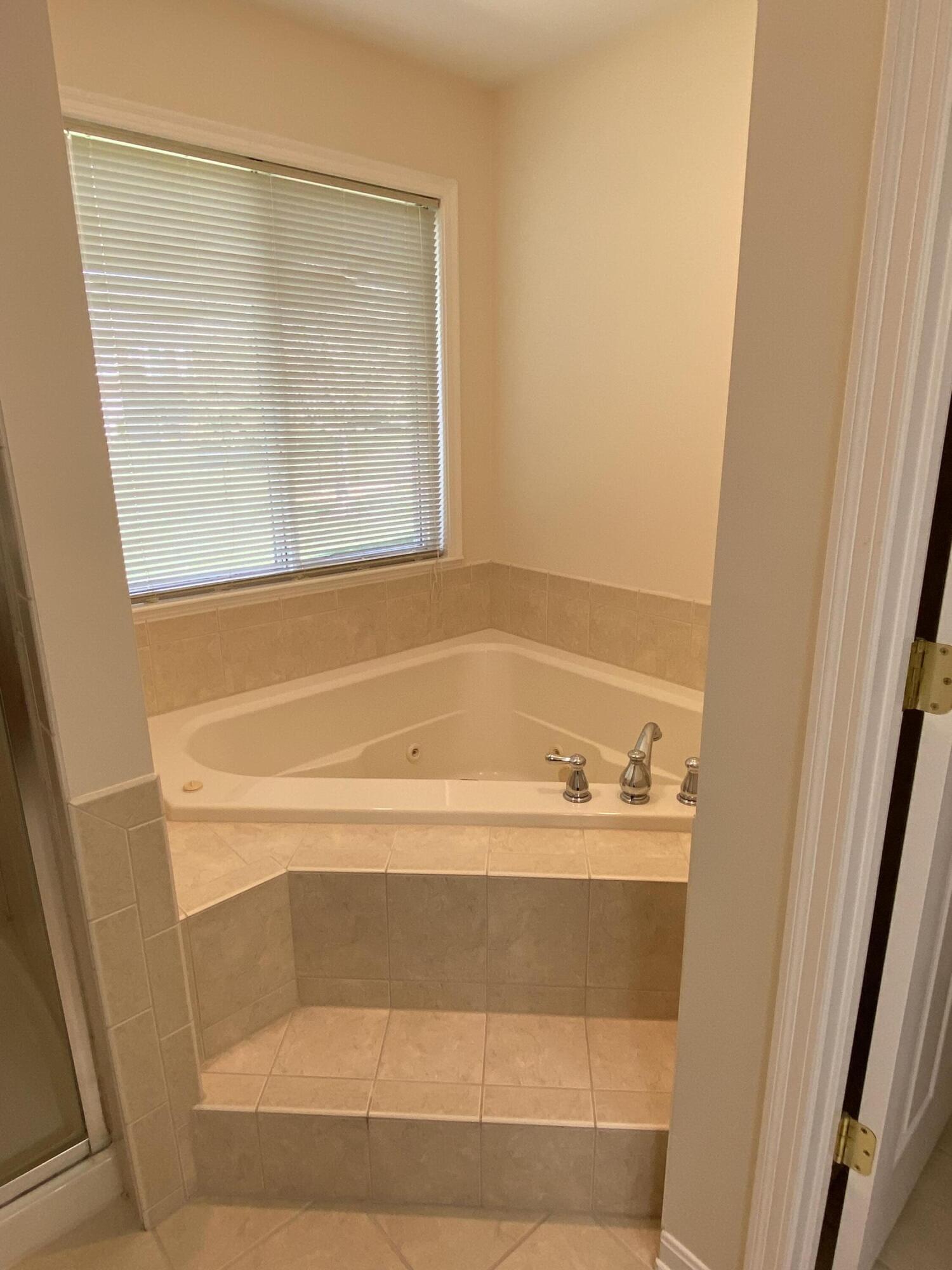 8964 Richmond Road Union, KY 41091 - Photo 31 of 48 Custom ceramic tile tub surround.