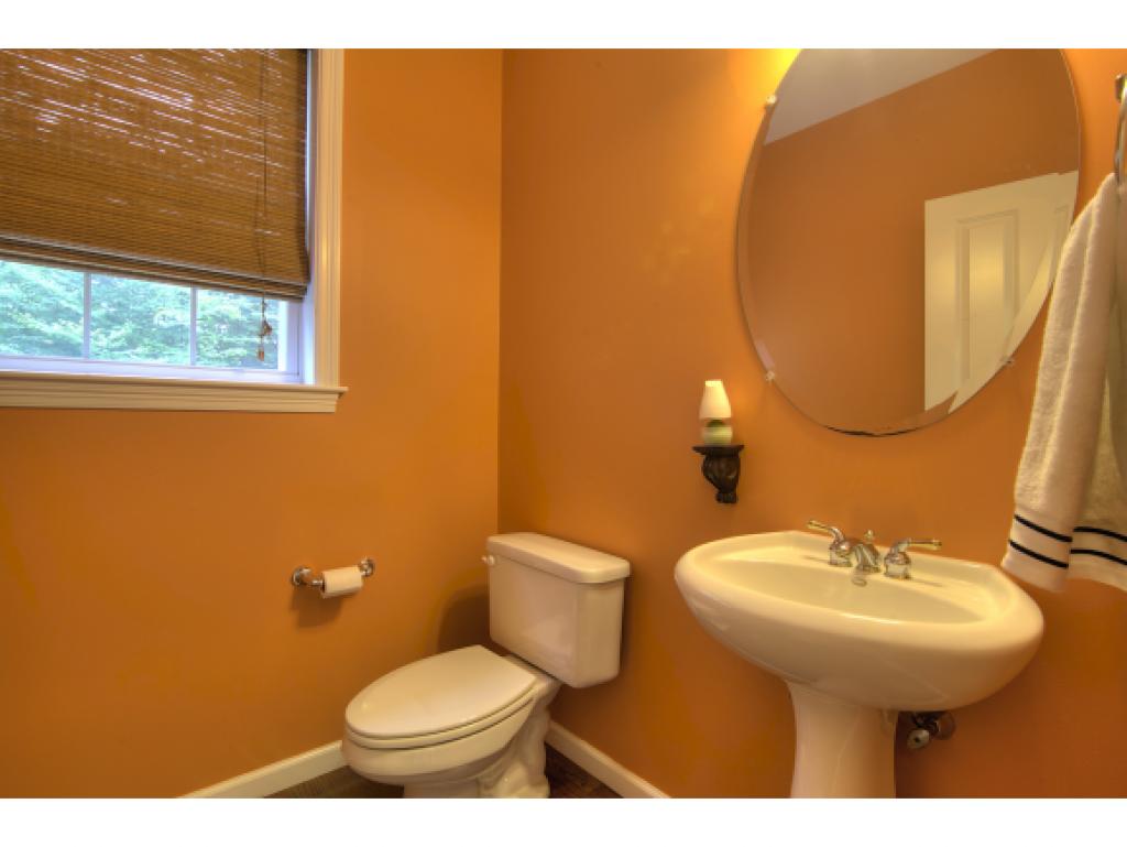 27 Pondfield Road Bedford, NH 03110 - Photo 18 of 36 Gallery Image 18