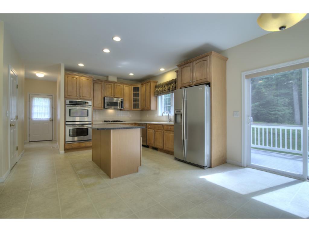 27 Pondfield Road Bedford, NH 03110 - Photo 7 of 36 Gallery Image 7