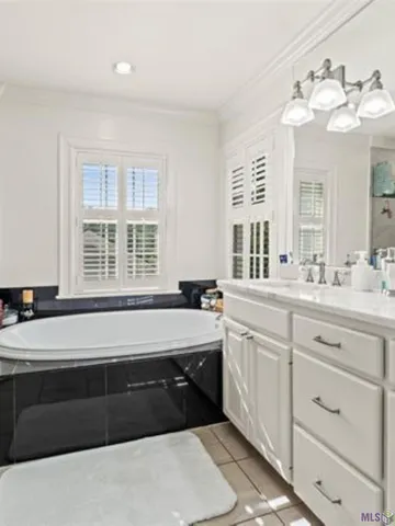 $8,500 | 3147 East Lakeshore Drive, Baton Rouge, LA 70808