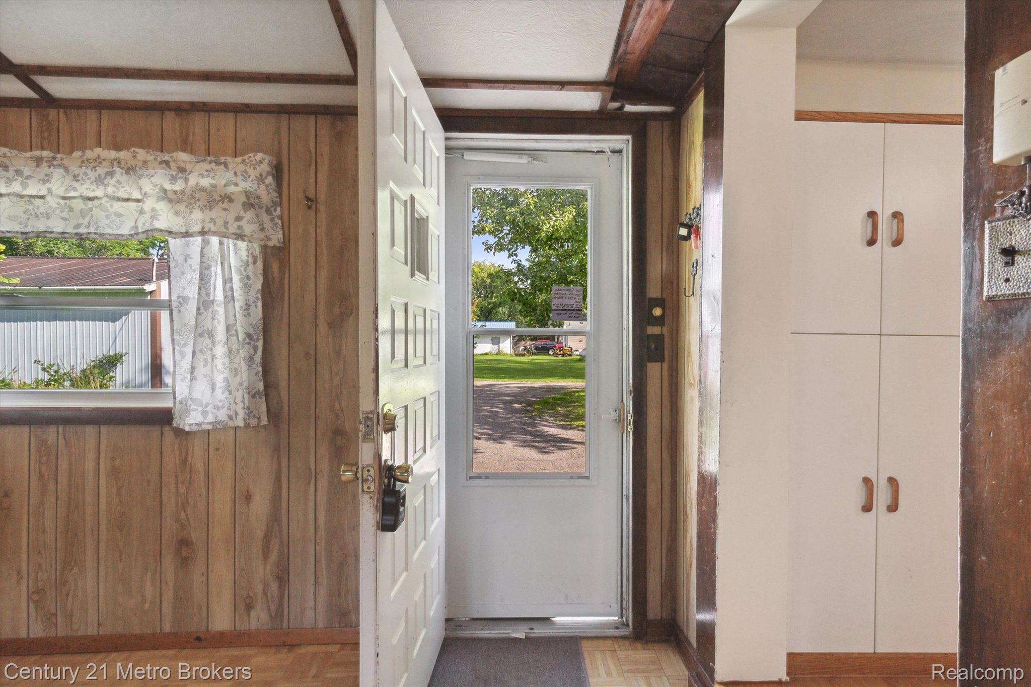 2424 South Vassar Road Burton, MI 48519 - Photo 22 of 41 Gallery Image 22