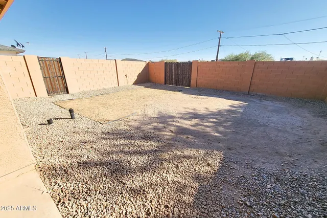 a bed room with a bed