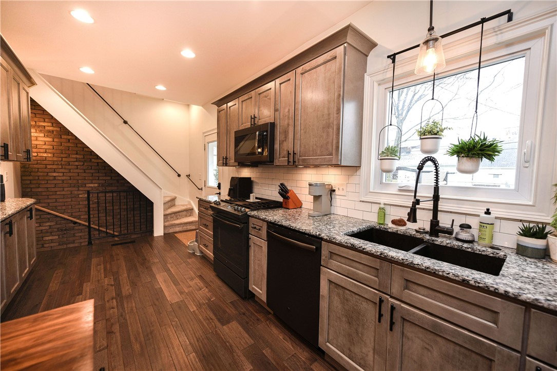 39 Salem Road Irondequoit, NY 14622 - Photo 13 of 37