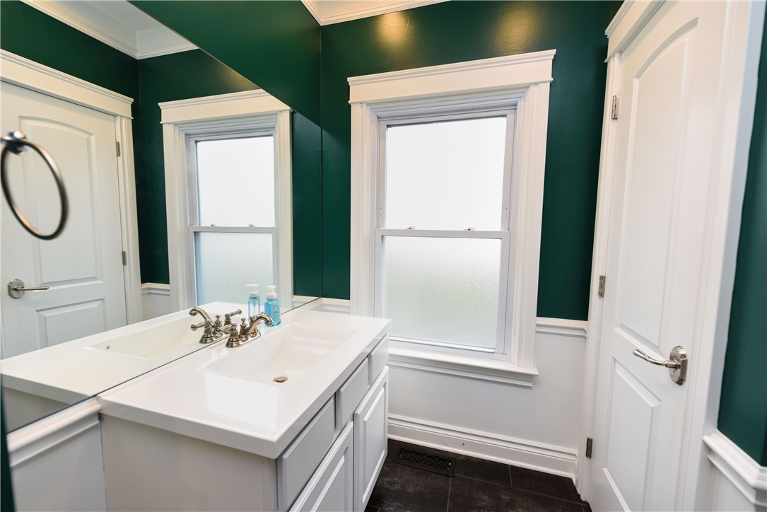 39 Salem Road Irondequoit, NY 14622 - Photo 18 of 37