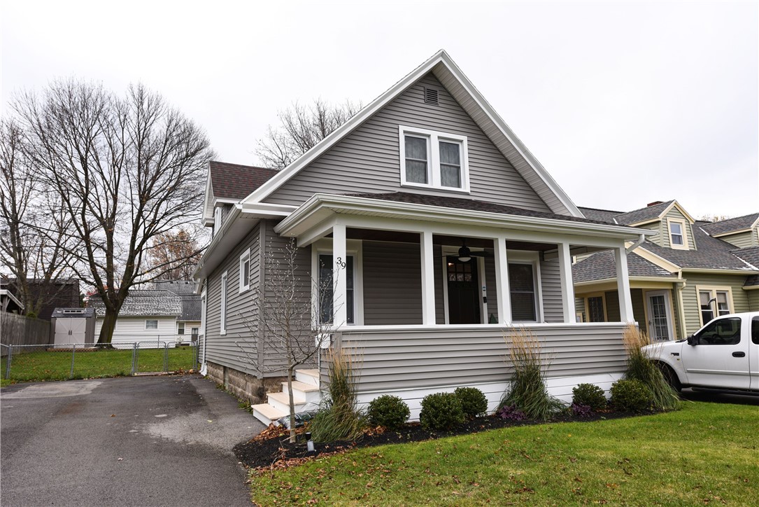 39 Salem Road Irondequoit, NY 14622 - Photo 2 of 37