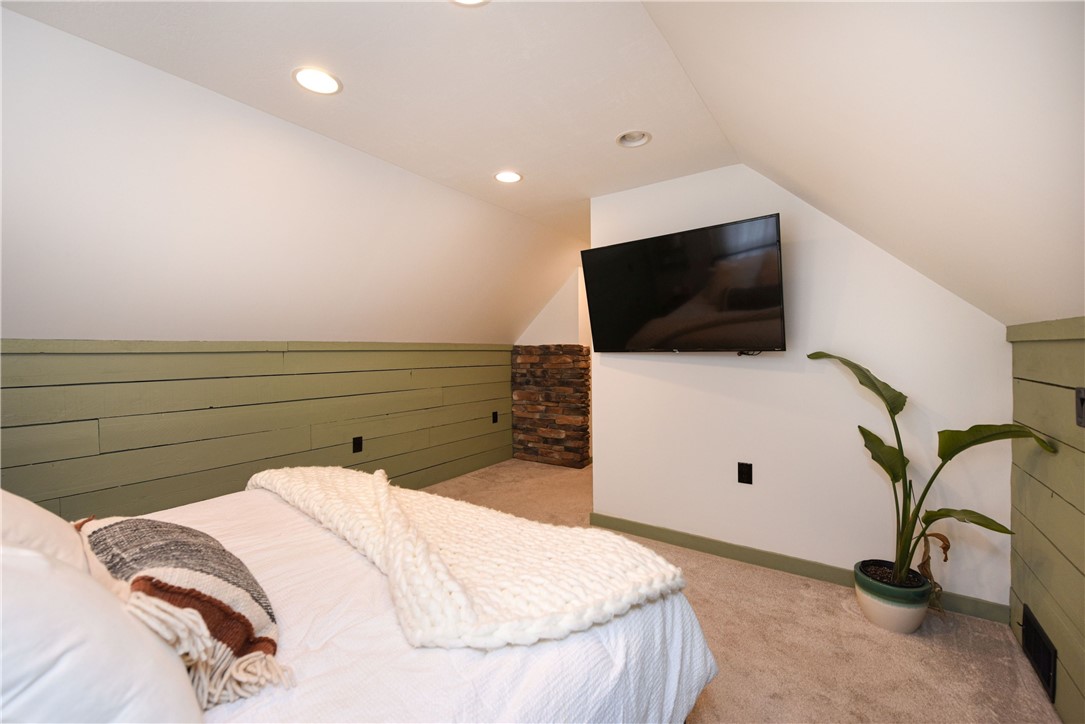 39 Salem Road Irondequoit, NY 14622 - Photo 21 of 37