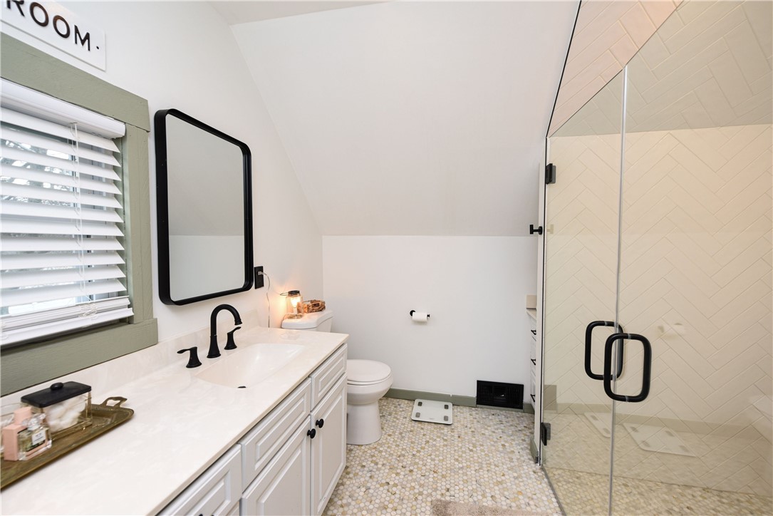 39 Salem Road Irondequoit, NY 14622 - Photo 23 of 37