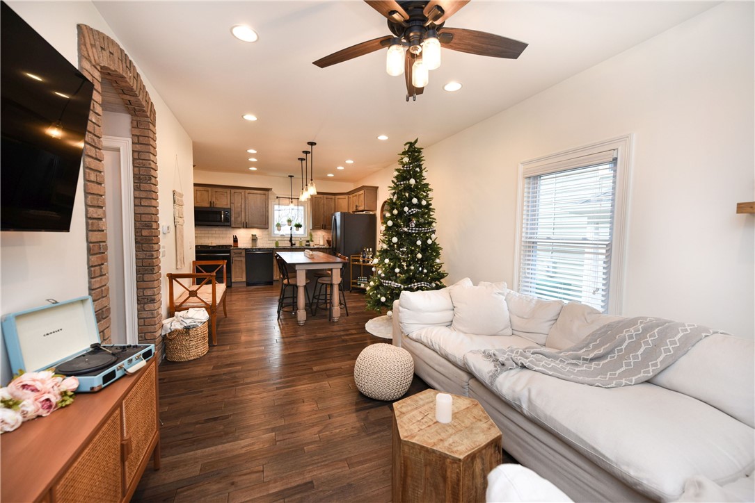 39 Salem Road Irondequoit, NY 14622 - Photo 8 of 37