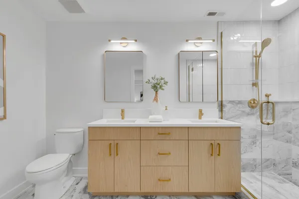$449,000 | 3204 North Kostner Avenue, Unit 301, Chicago, IL 60641