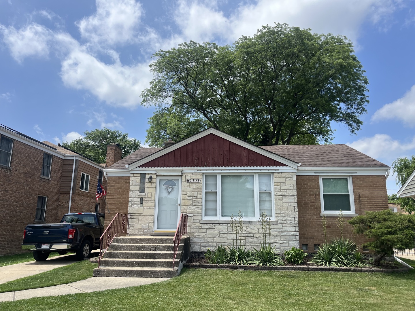 2336 5th Avenue North Riverside, IL 60546 - Photo 2 of 25