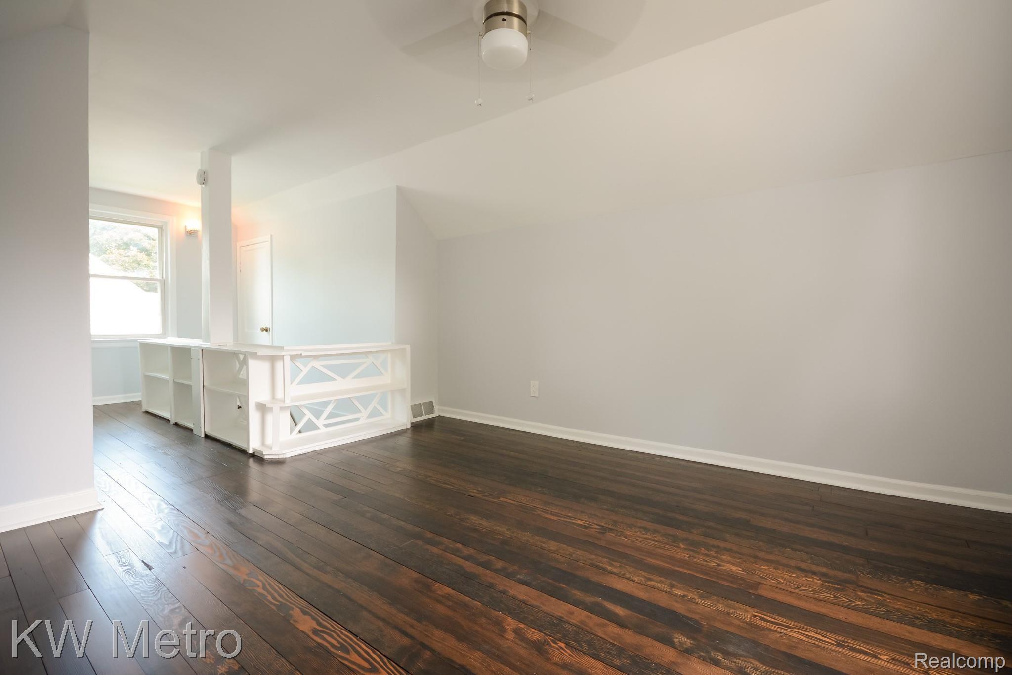 497 Roth Boulevard Clawson, MI 48017 - Photo 11 of 33 11.jpg