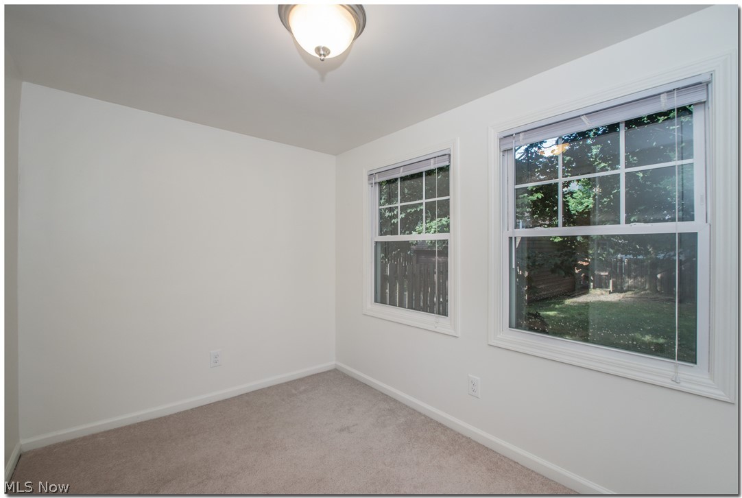 2416 Fenwick Road Cleveland, OH 44118 - Photo 16 of 35