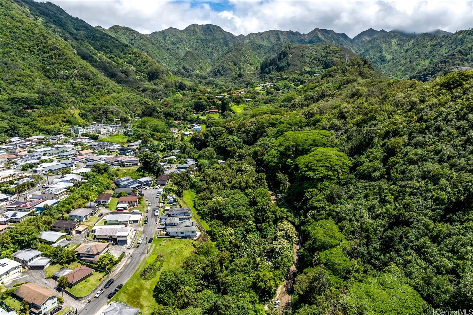 2640 Lai Road, Unit E Honolulu, HI 96816 - Photo 23 of 25 an aerial view of residential houses with outdoor space and trees