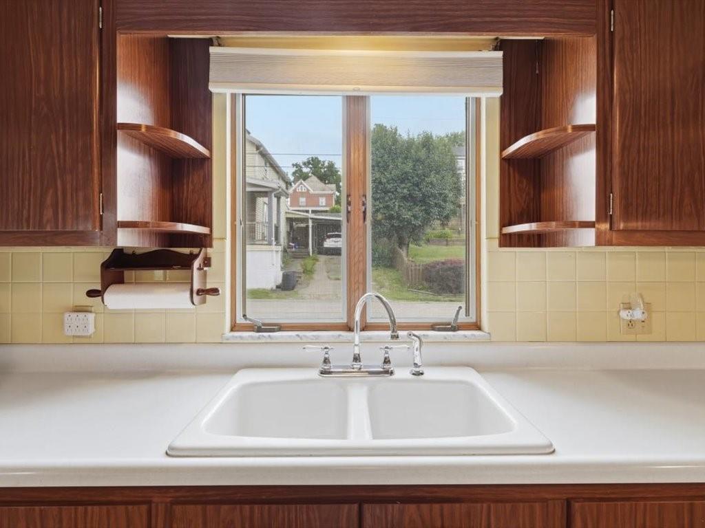 600 Mary Street Monongahela, PA 15063 - Photo 10 of 50 Kitchen