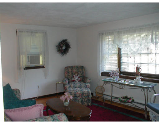 13 Acre Road Billerica, MA 01821 - Photo 4 of 5