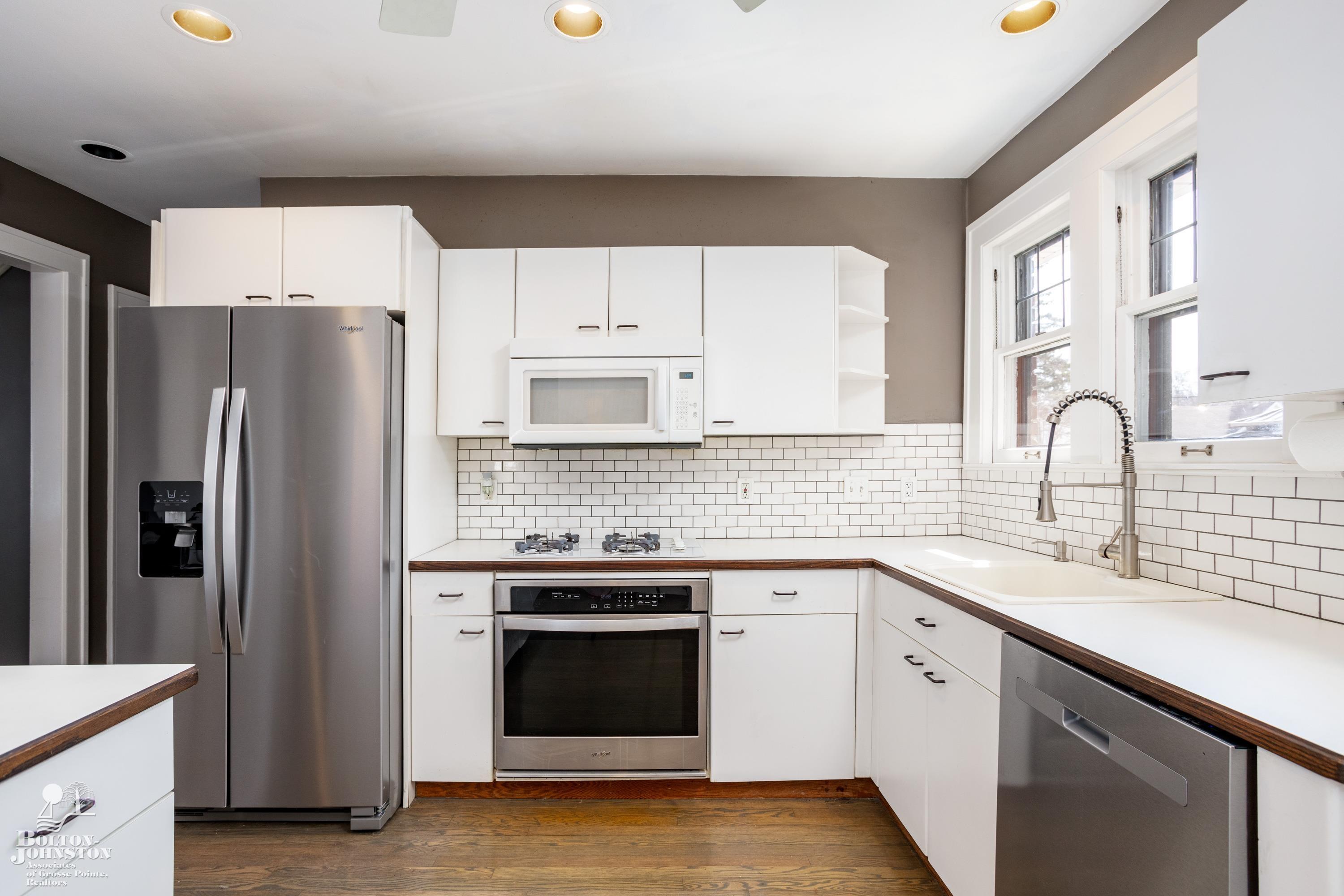 1497 Hawthorne Road Grosse Pointe Woods, MI 48236 - Photo 24 of 52