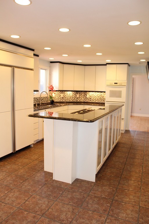 36 Deerfield Road Shrewsbury, MA 01545 - Photo 6 of 22 Gallery Image 6