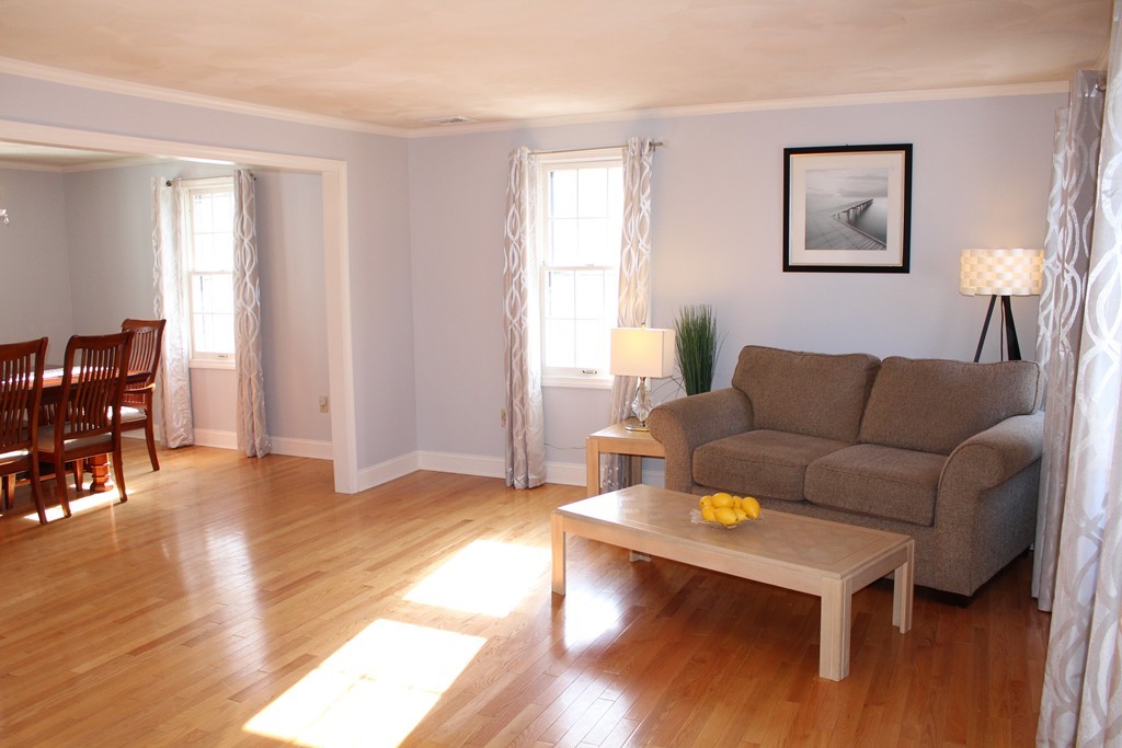 36 Deerfield Road Shrewsbury, MA 01545 - Photo 8 of 22 Gallery Image 8