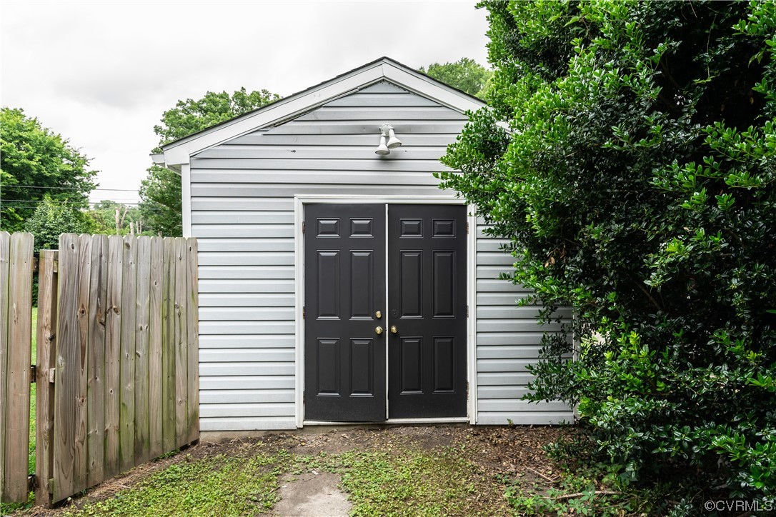 2409 Aberdeen Road North Chesterfield, VA 23237 - Photo 24 of 29 Backyard Shed