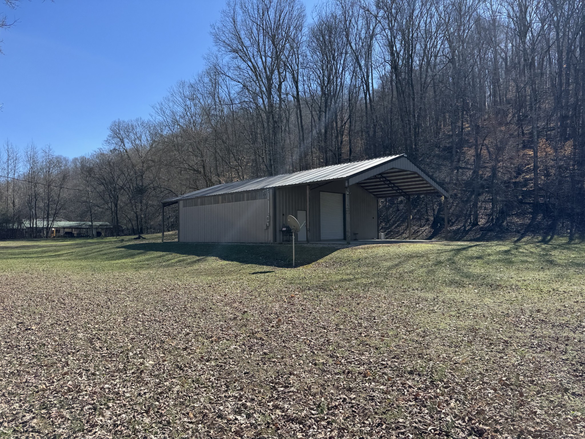 0 Waterfall Creek Road Collinwood, TN 38450 - Photo 14 of 48 a backyard of a house