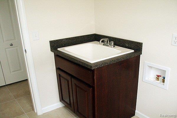 363 Mystic Valley Rochester, MI 48307 - Photo 23 of 25 Large first floor laundry