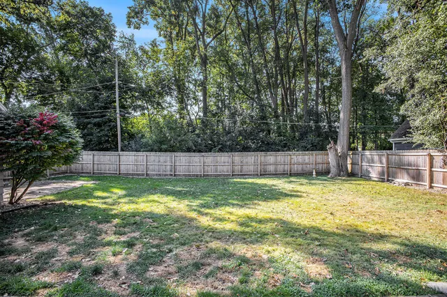 $235,000 | 811 Briarcliff Road, Jackson, MI 49203