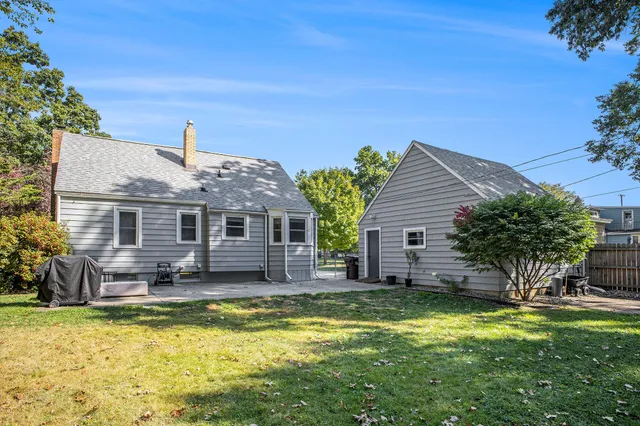 $235,000 | 811 Briarcliff Road, Jackson, MI 49203