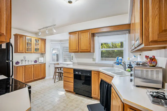 $235,000 | 811 Briarcliff Road, Jackson, MI 49203