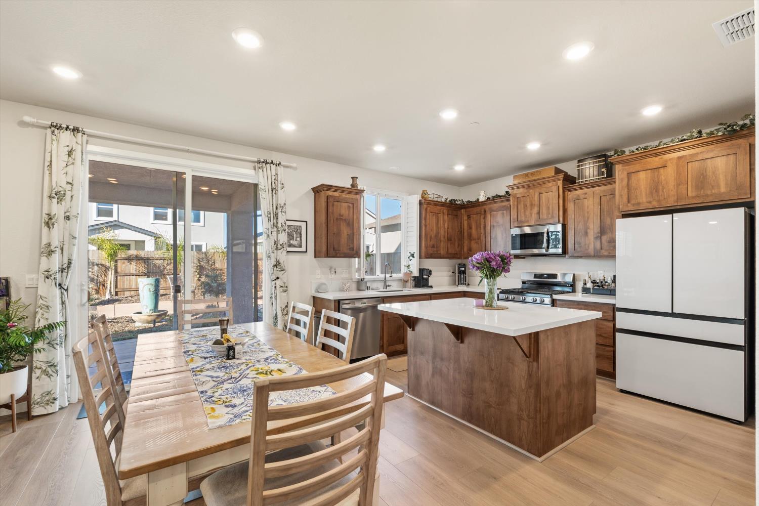 2057 Longmire Loop Roseville, CA 95747 - Photo 12 of 37