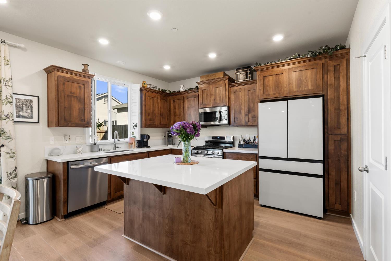 2057 Longmire Loop Roseville, CA 95747 - Photo 16 of 37