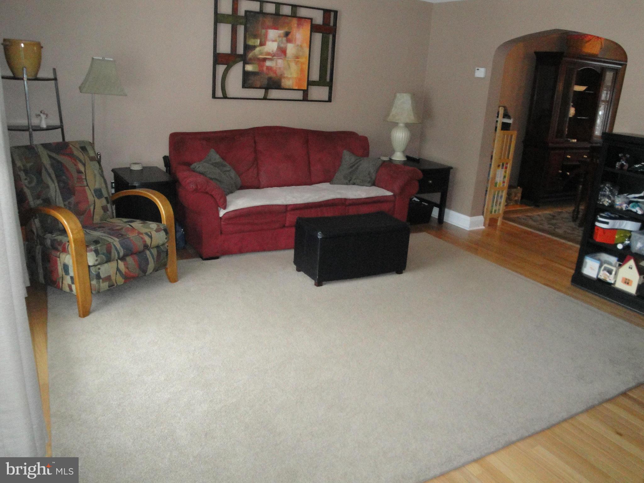 1031 Downton Road Baltimore, MD 21227 - Photo 2 of 13 Living Room