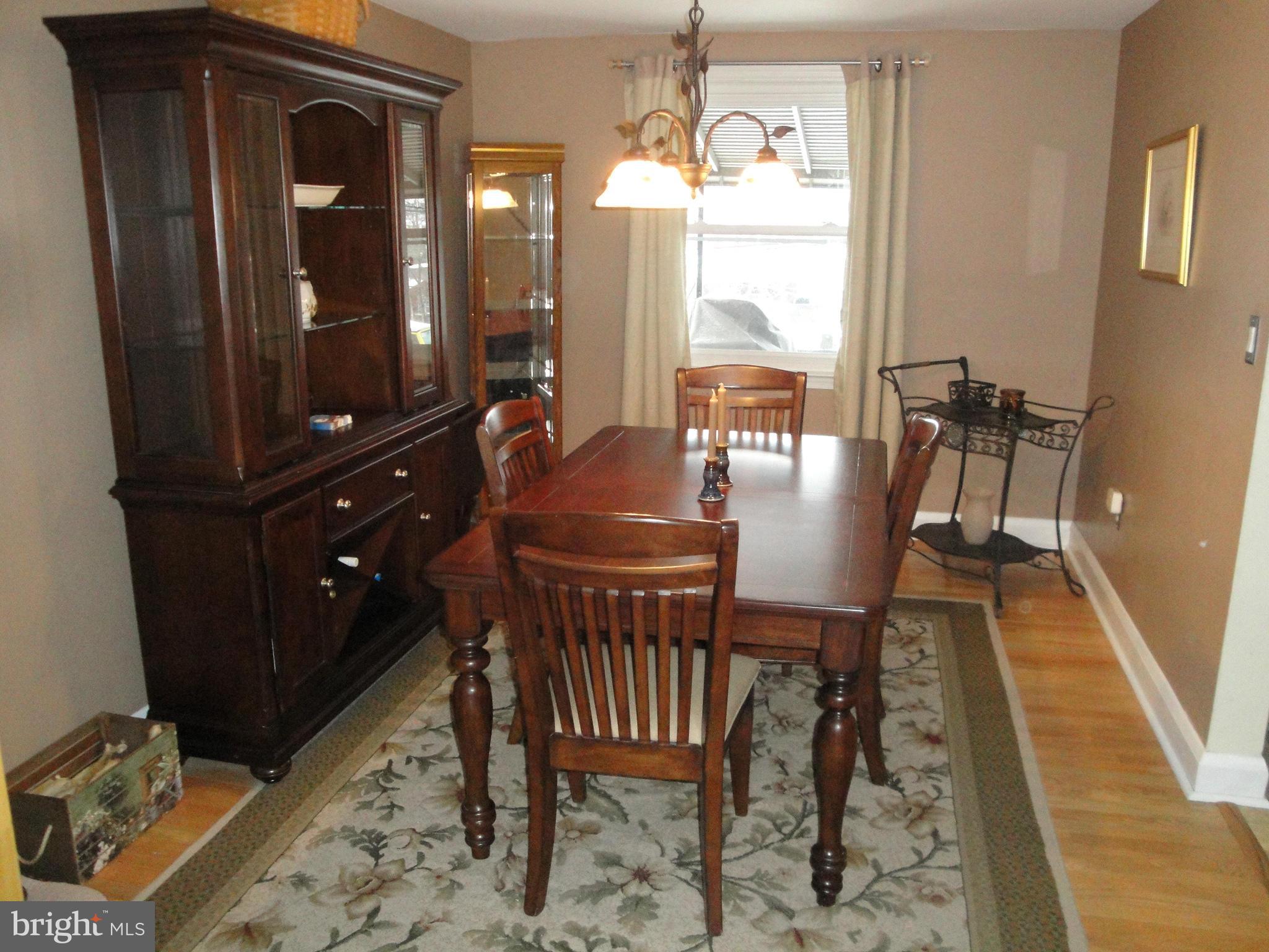 1031 Downton Road Baltimore, MD 21227 - Photo 4 of 13 Dining Room