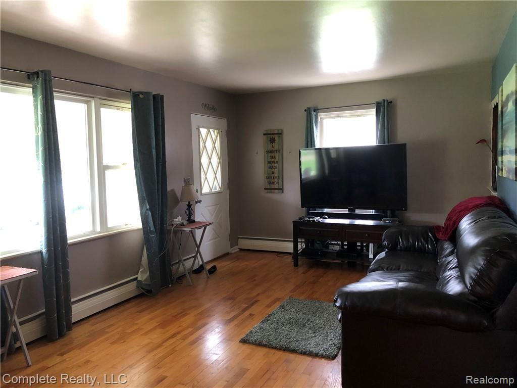 10060 Clark Road Davison, MI 48423 - Photo 3 of 38 2018-09-10 10.24