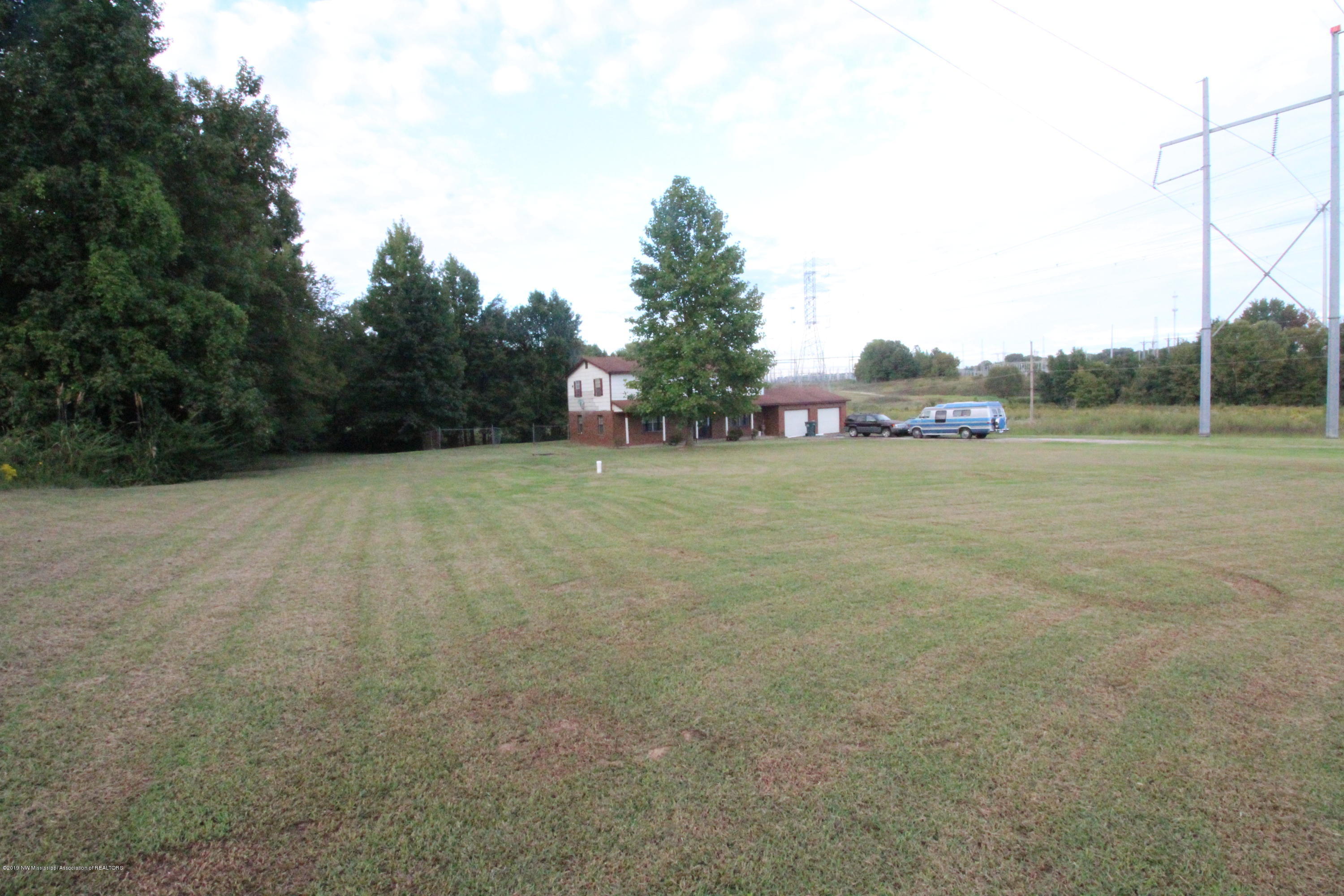 3666 Stateline Road West Southaven, MS 38671 - Photo 3 of 20 IMG_7180