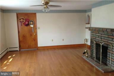 15517 Motters Station Road Rocky Ridge, MD 21778 - Photo 4 of 12 Living Room