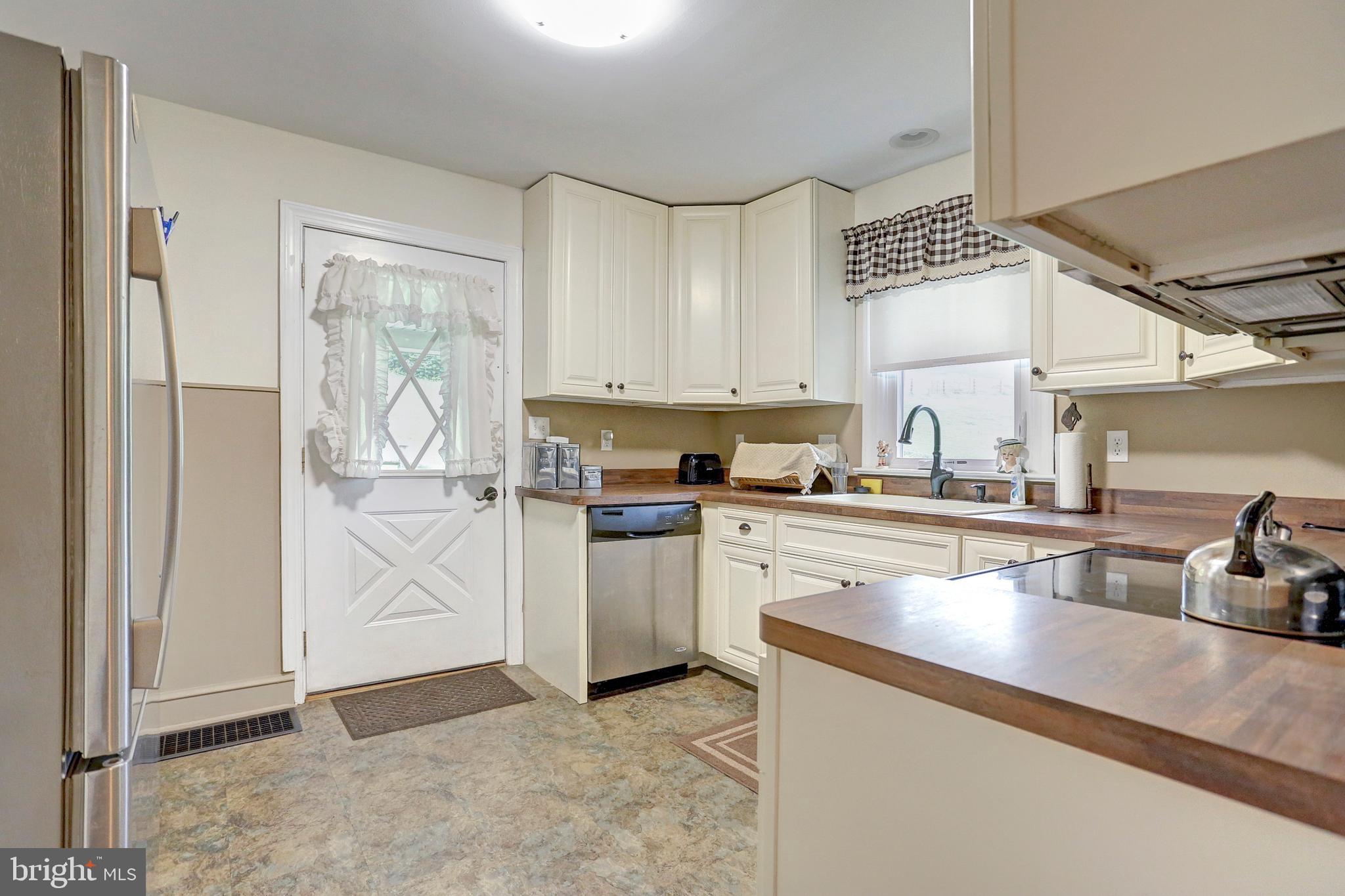 2054 Atom Road Delta, PA 17314 - Photo 6 of 31 Gallery Image 6
