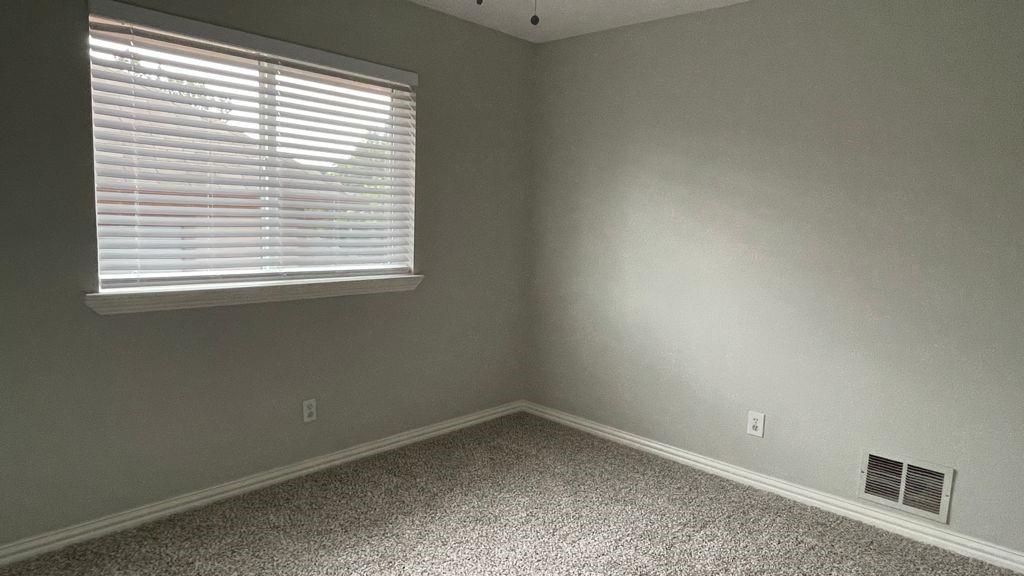 1477 Hampton Road Grapevine, TX 76051 - Photo 11 of 14 Gallery Image 11