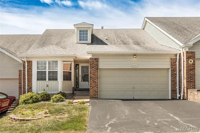 $2,000 | 171 Baxter Heights Court, Manchester, MO 63011
