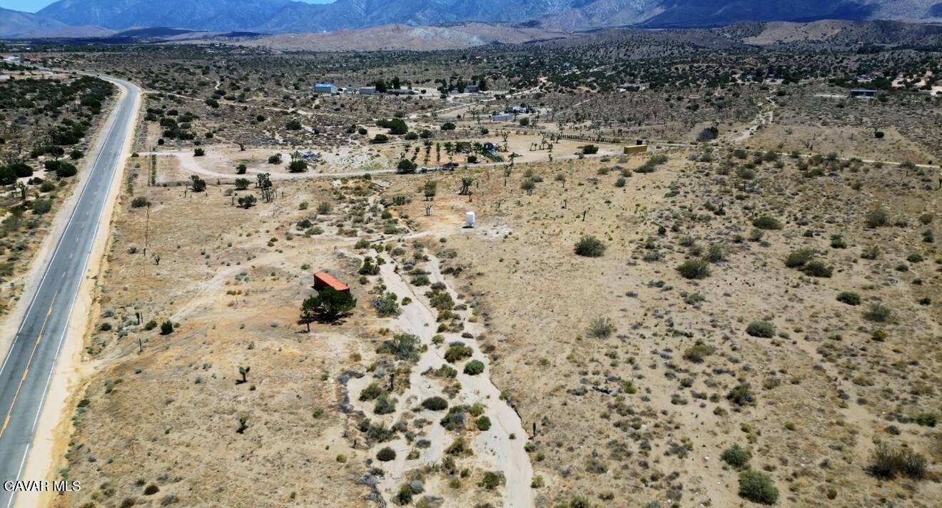 11250 Fort Tejon Road East Littlerock, CA 93543 - Photo 3 of 6 a view of a dry yard
