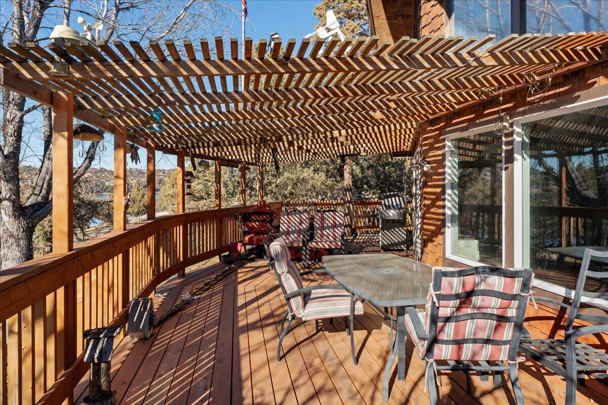 5504 Lake Shastina Drive Weed, CA 96094 - Photo 19 of 31 a view of a chairs and table in patio