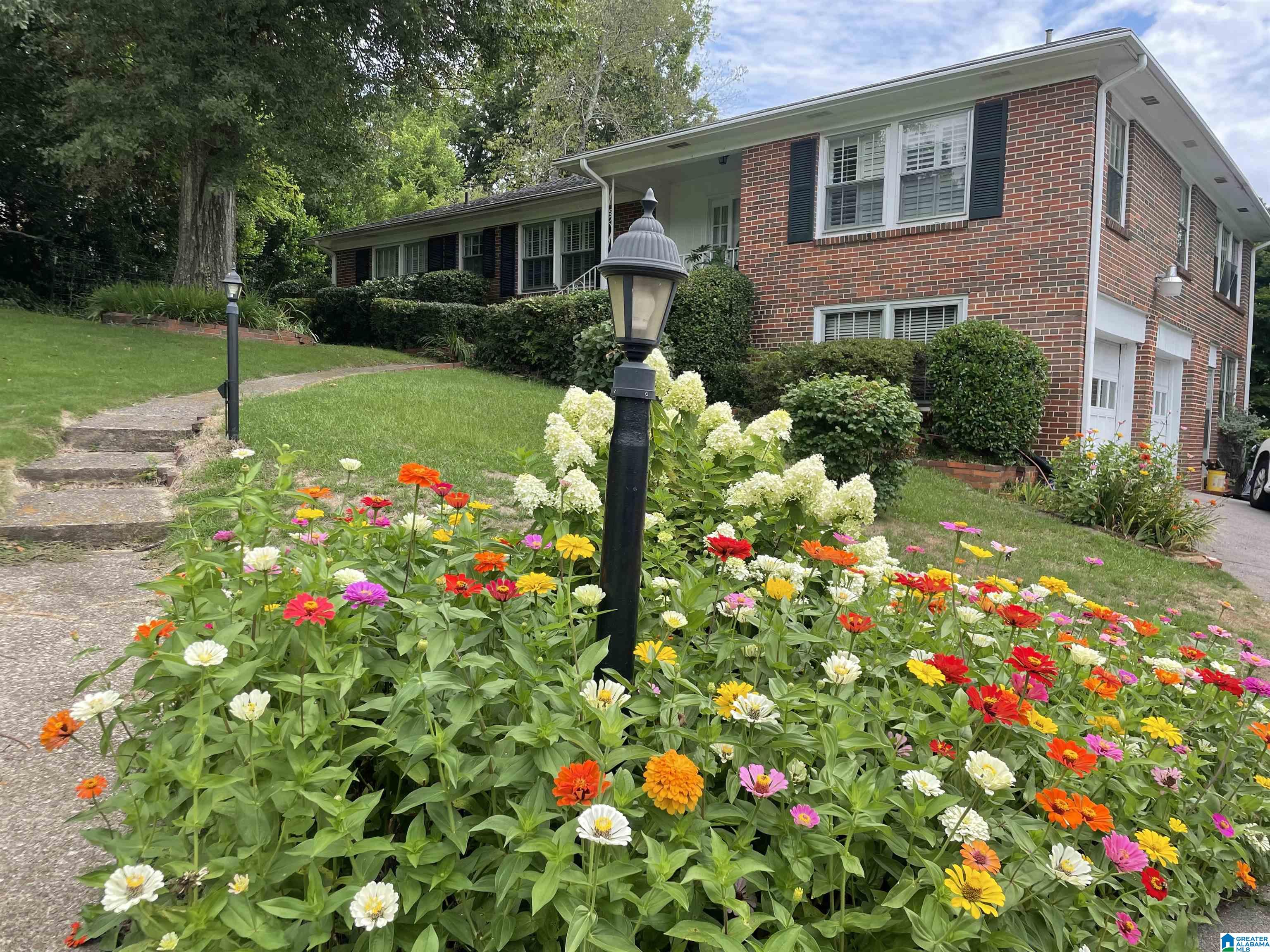 129 Peachtree Road Birmingham, AL 35213 - Photo 1 of 7